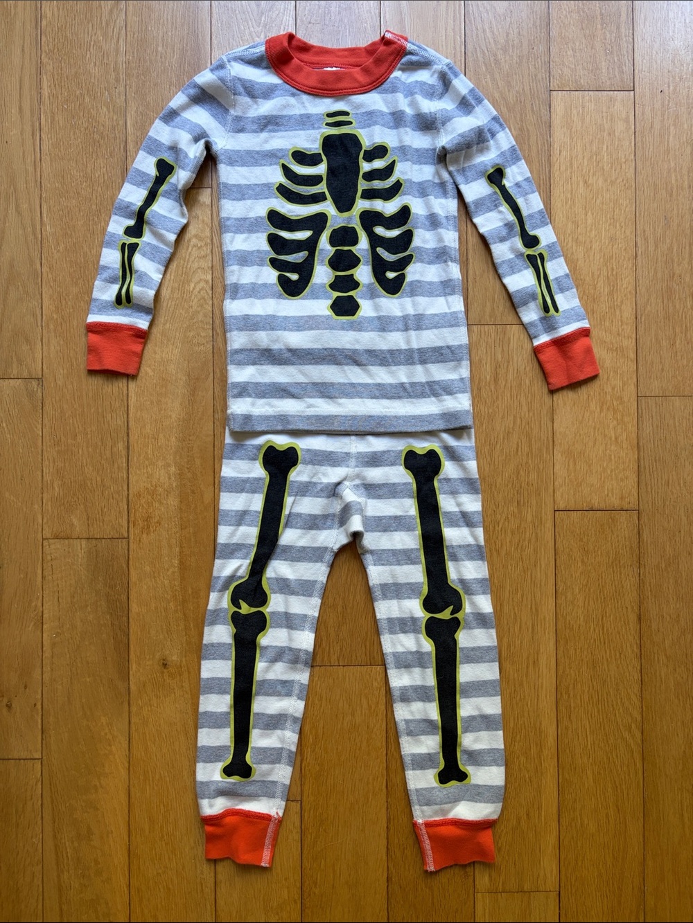 Hanna Andersson ☠️ Gray Striped Skeleton Pajama Set with Orange Trim